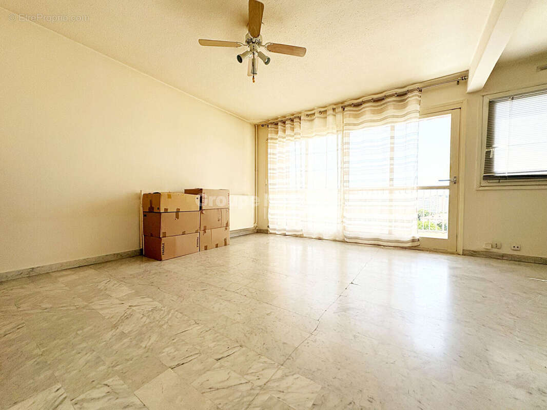 Appartement à SALON-DE-PROVENCE