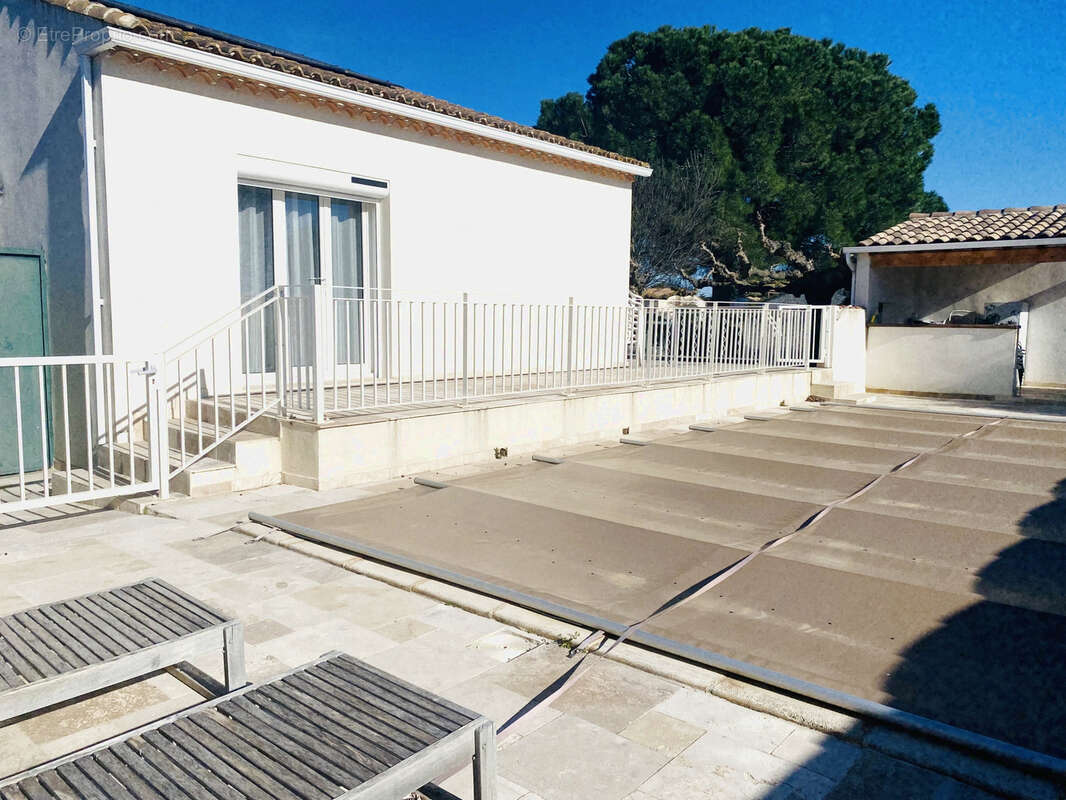 Maison à MAUGUIO