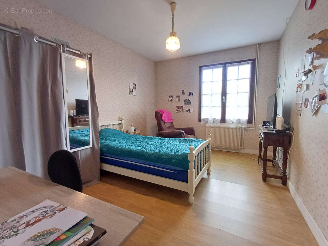 Maison à BAIGNES-SAINTE-RADEGONDE