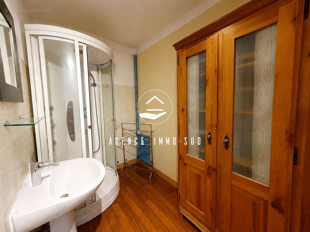 Appartement à SAINT-LAURENT-DU-VAR
