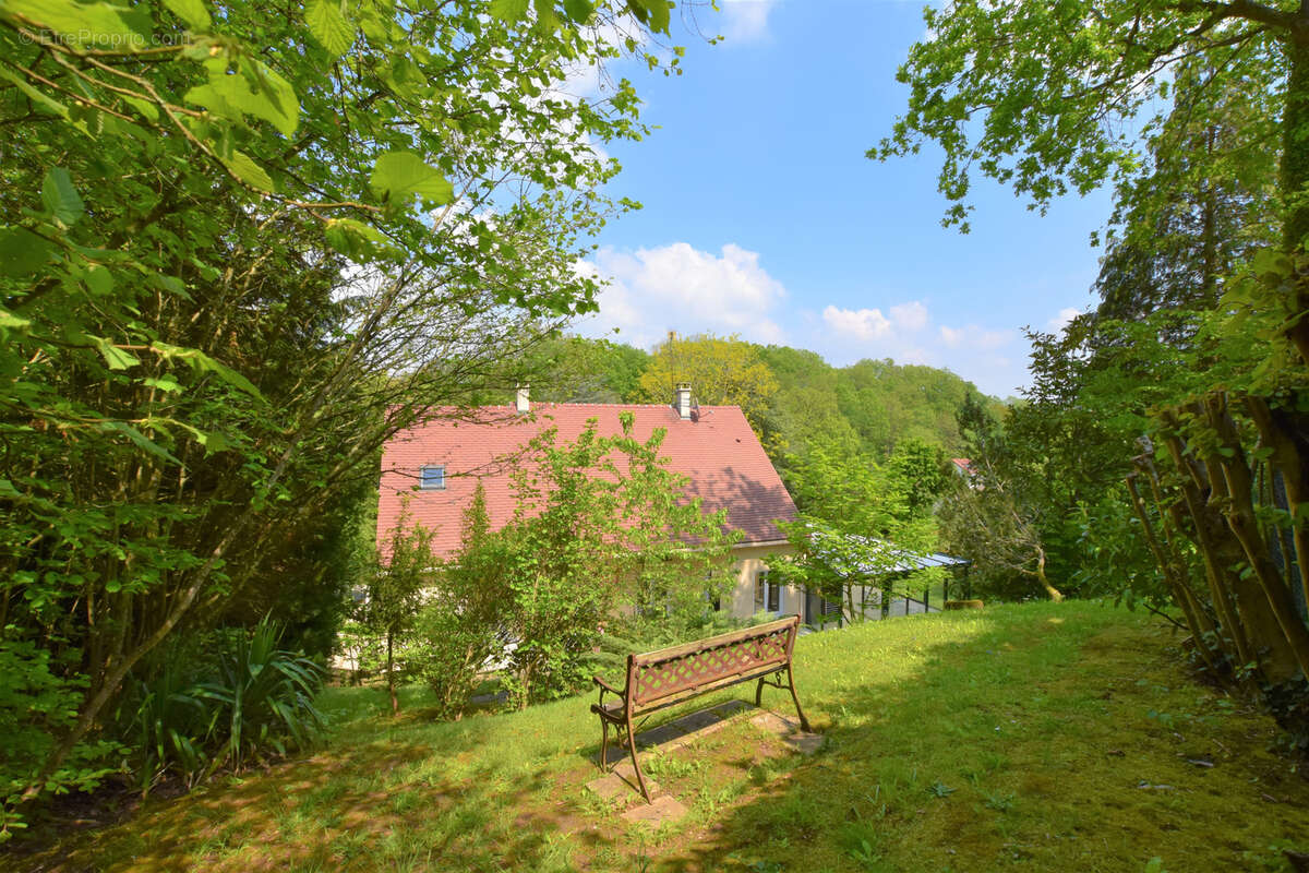 Maison à LEVIS-SAINT-NOM