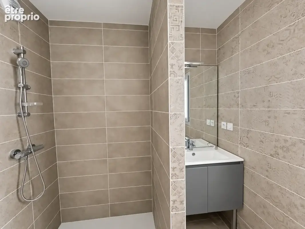 Appartements T3 - Saint Romain en Gal - photo 8