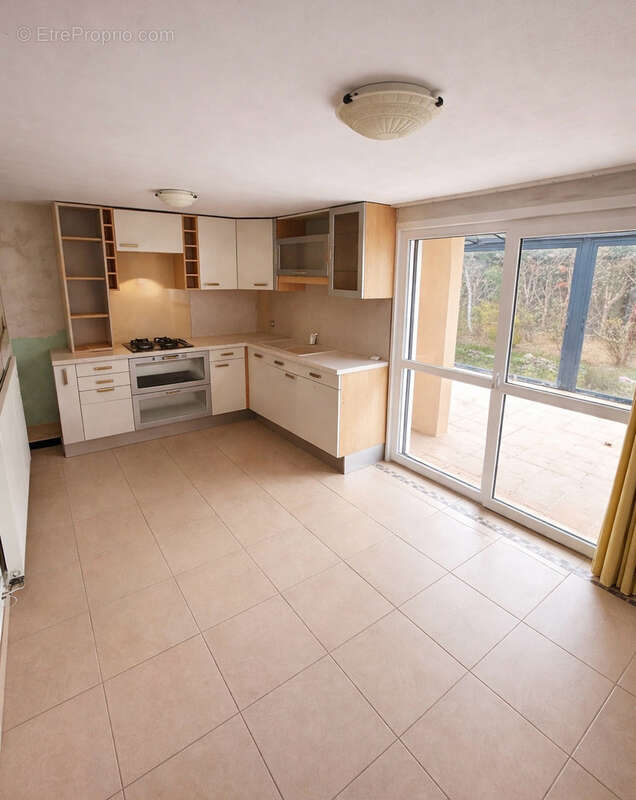 Maison F6 de 158m2 sur un terrain de 6 ares - photo 9