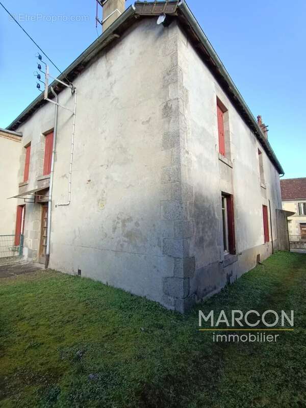 Maison à LAVAVEIX-LES-MINES
