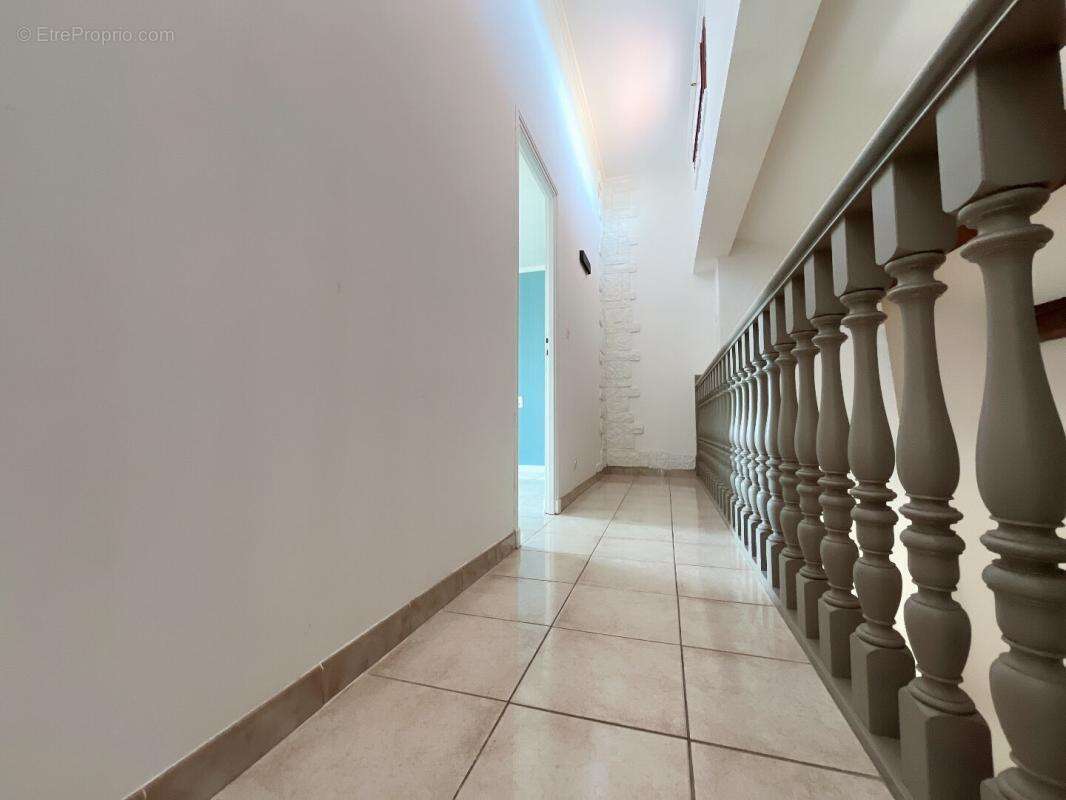 Magnifique maison en R+1 de 150 m² avec jardin deux faces sans vis-à-vis sans travaux - photo 12