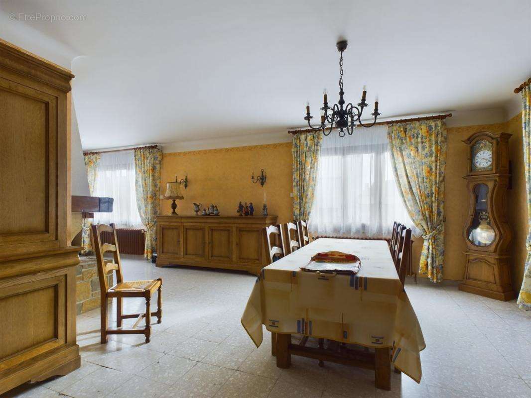 Maison à ROSIERES-EN-SANTERRE