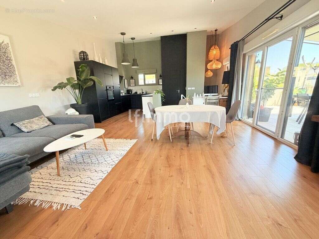 Appartement T4 duplex 2 terrasses de 37 m² et garage fermé - photo 4