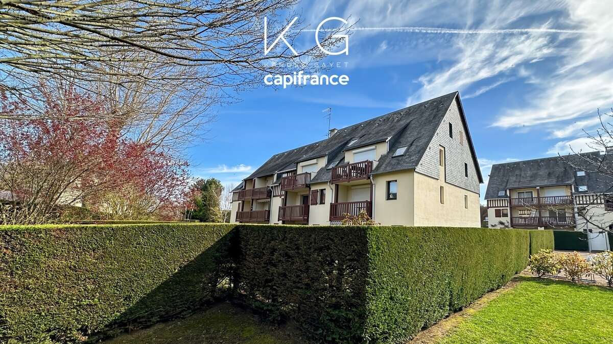 EXCLUSIVITE, à Tourgeville proche plage bel appartement en duplex 48 m2 à vendre 2 chambres, balcon et parking - photo 2