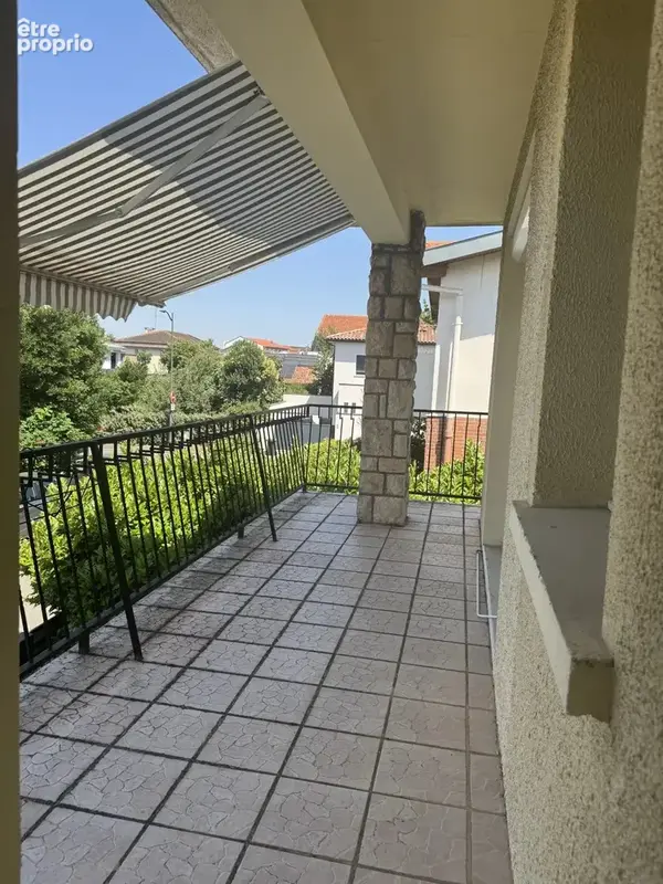 Cote pavee - maison t5 avec piscine - photo 13