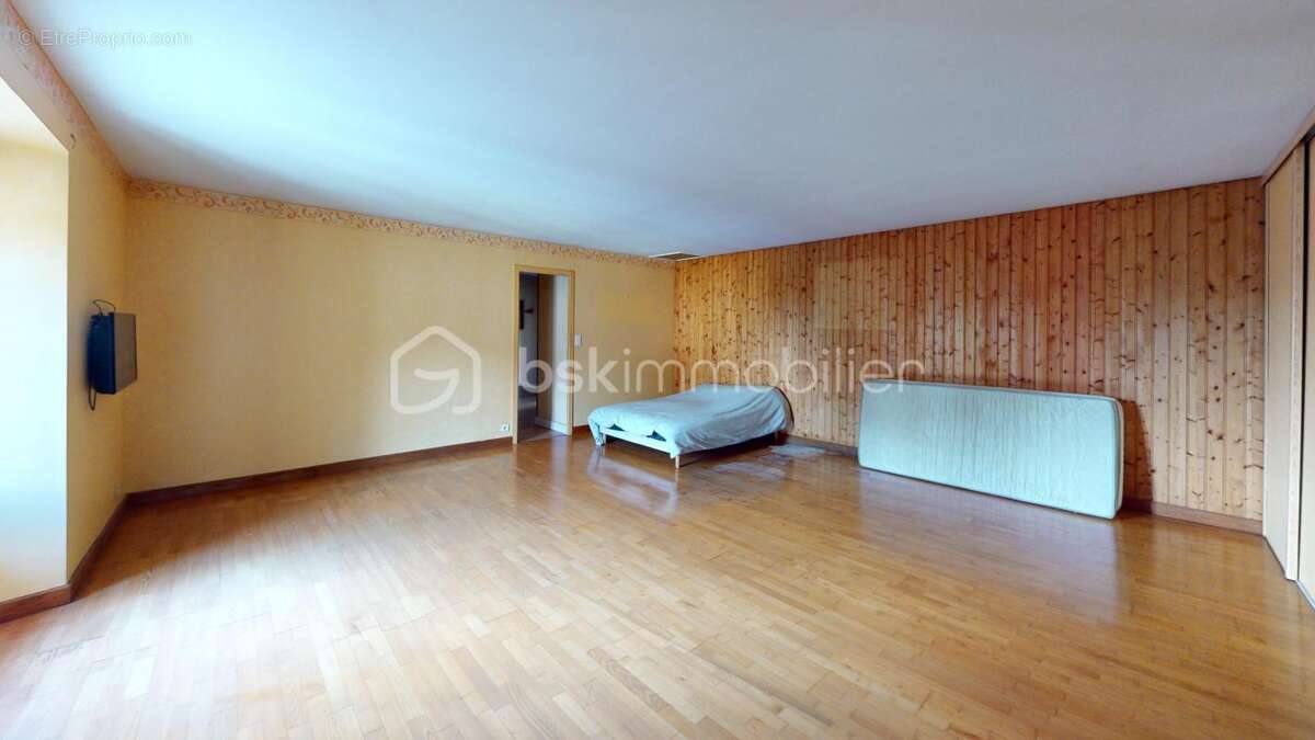 Maison à JARNAC-CHAMPAGNE