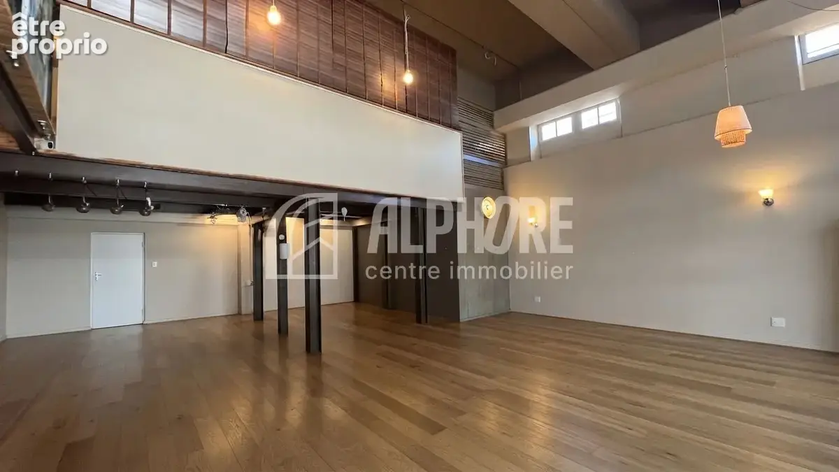 Au Pouliguen : local commercial d'exception avec volumes atypiques - photo 2