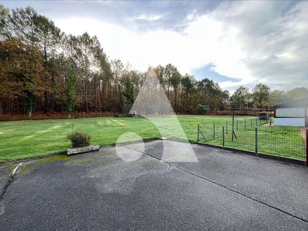 Maison à LOCOAL-MENDON