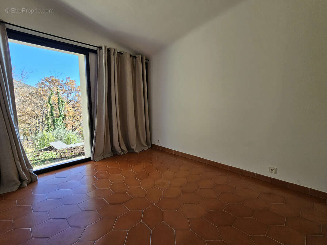 Maison à SAINT-VALLIER-DE-THIEY