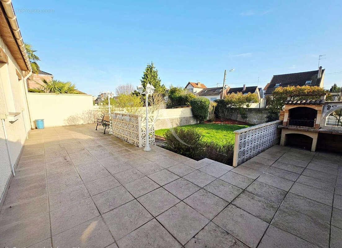 Maison à TREMBLAY-EN-FRANCE