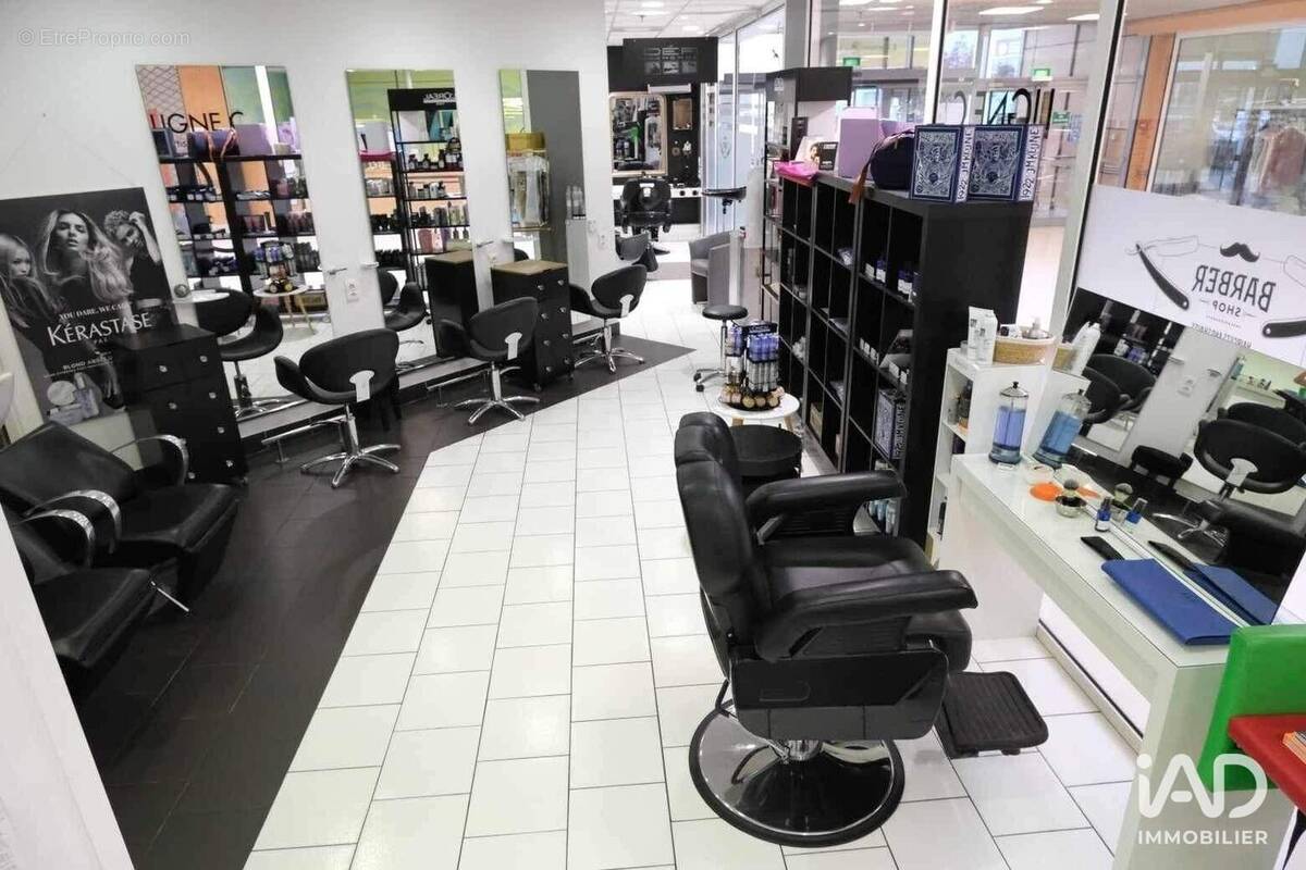 Photo 1 - Commerce à SAINT-PARRES-AUX-TERTRES