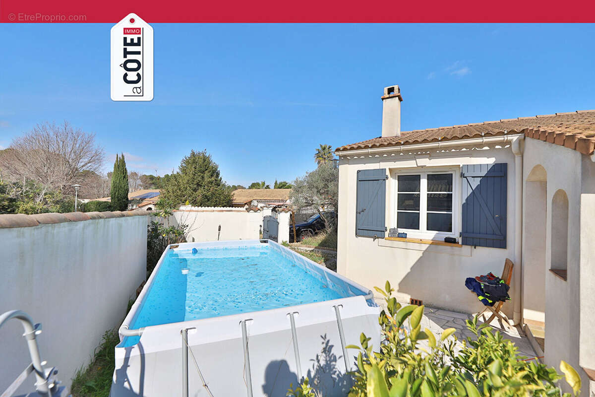 Maison à SAINT-MITRE-LES-REMPARTS