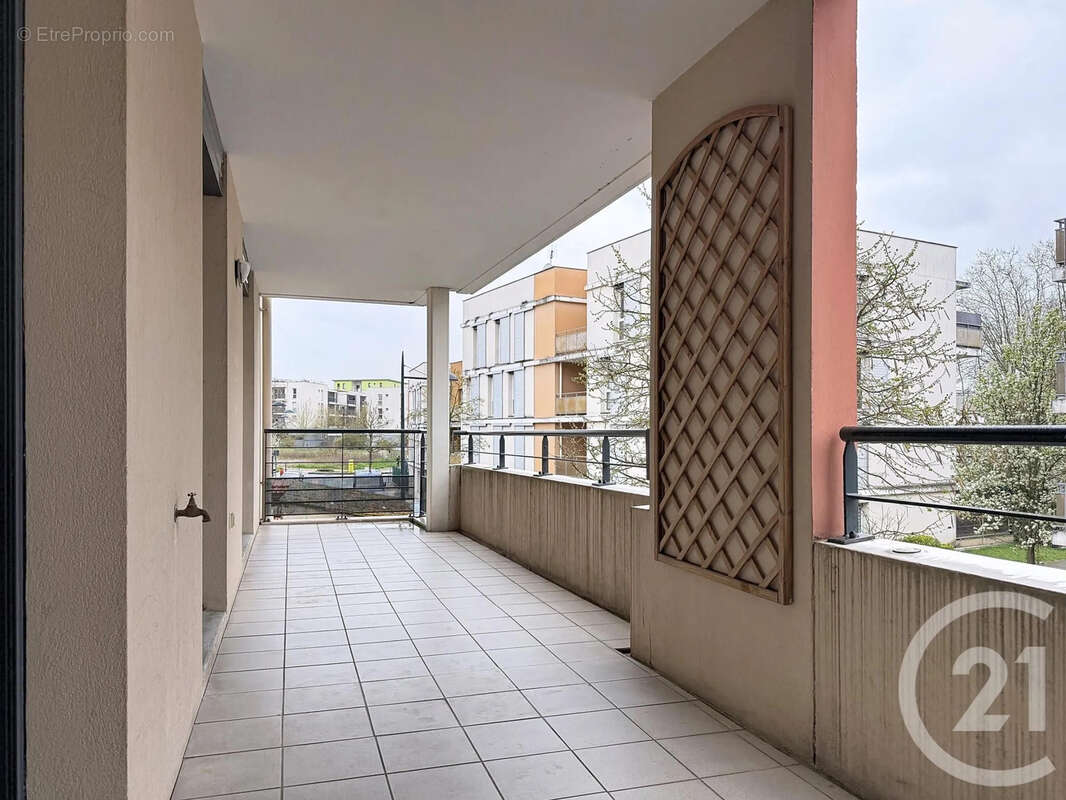 Appartement à SATHONAY-CAMP