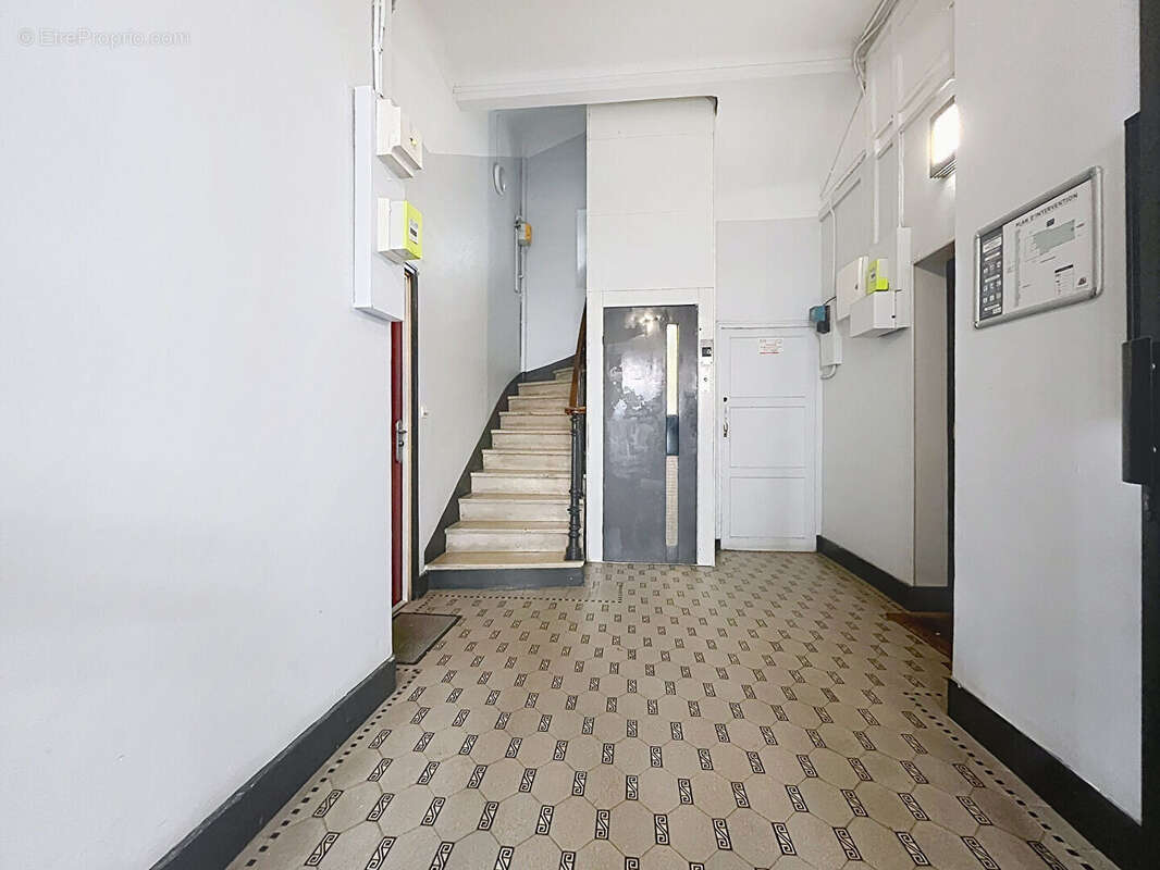 Appartement à MARSEILLE-4E