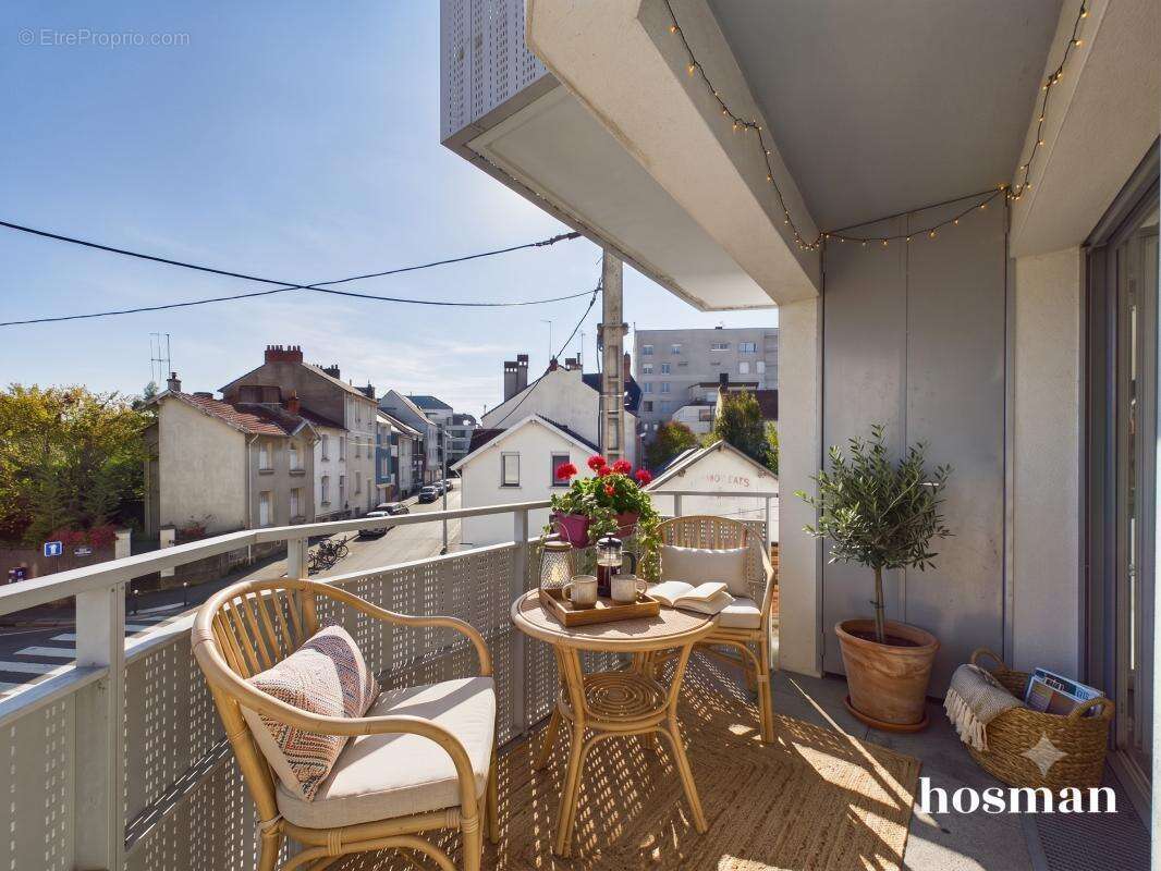Appartement récent de 3 pièces lumineux avec terrasse et parking - Secteur Hauts-Pavés à Nantes - photo 4