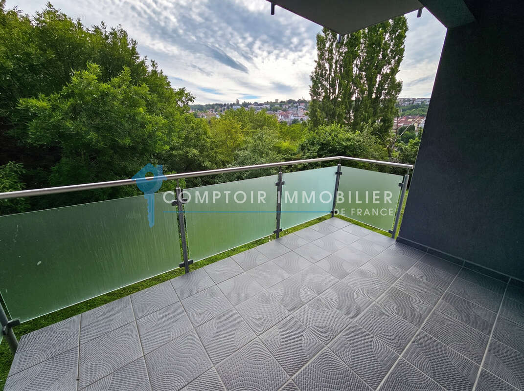 Oeting   Superbe F3 de 77 m2 avec balcon panoramique, garage et faibles charges - photo 11