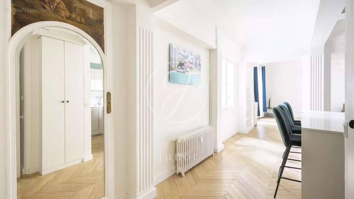 Appartement à PARIS-17E