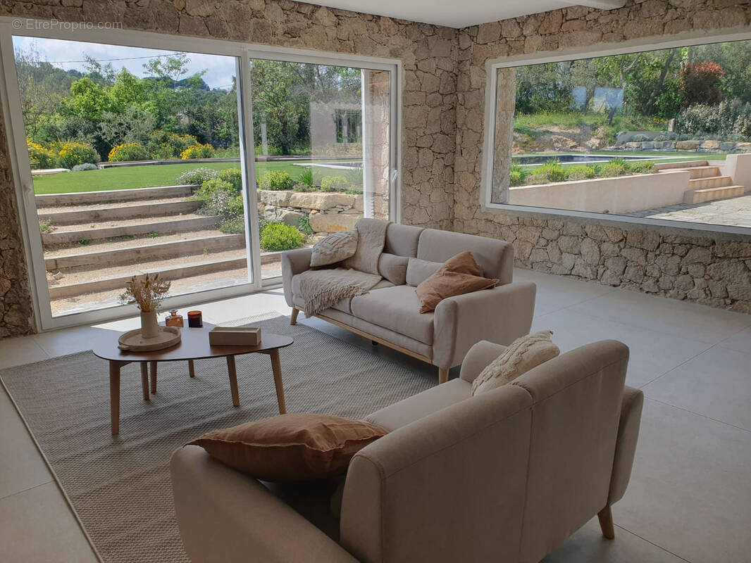 Maison à PLAN-DE-LA-TOUR