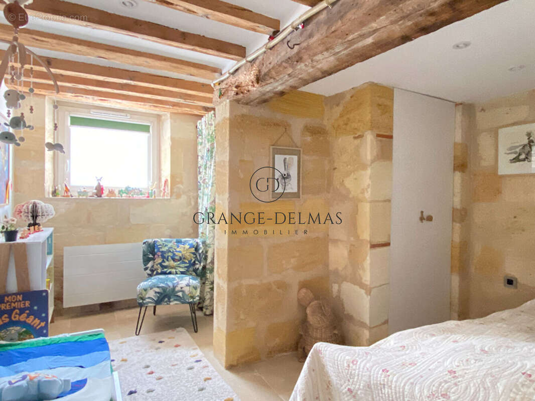Appartement  immeuble pierre -  FONDAUDEGE - photo 10