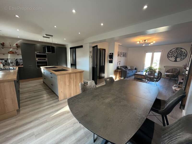 Maison à CHEVIGNY-SAINT-SAUVEUR