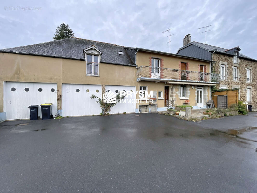 Appartement à FOUGERES