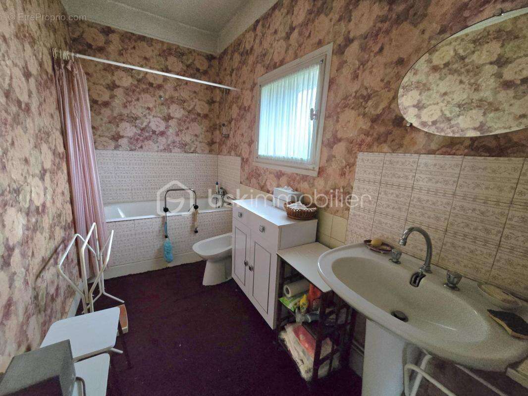 Maison à SAINT-PRIEST-BRAMEFANT