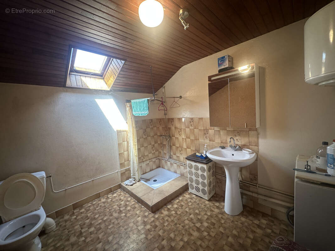 Maison en pierre avec dépendances - photo 7