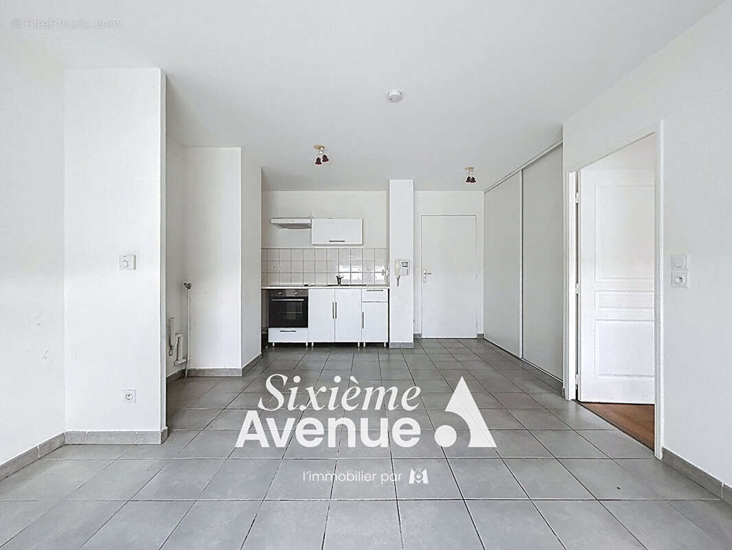 Appartement à DECINES-CHARPIEU