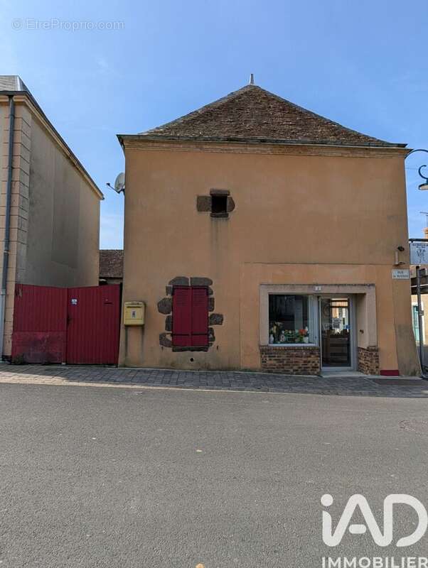 Maison 168 m² à Sainte-Sabine-Sur-Longeve  - photo 2