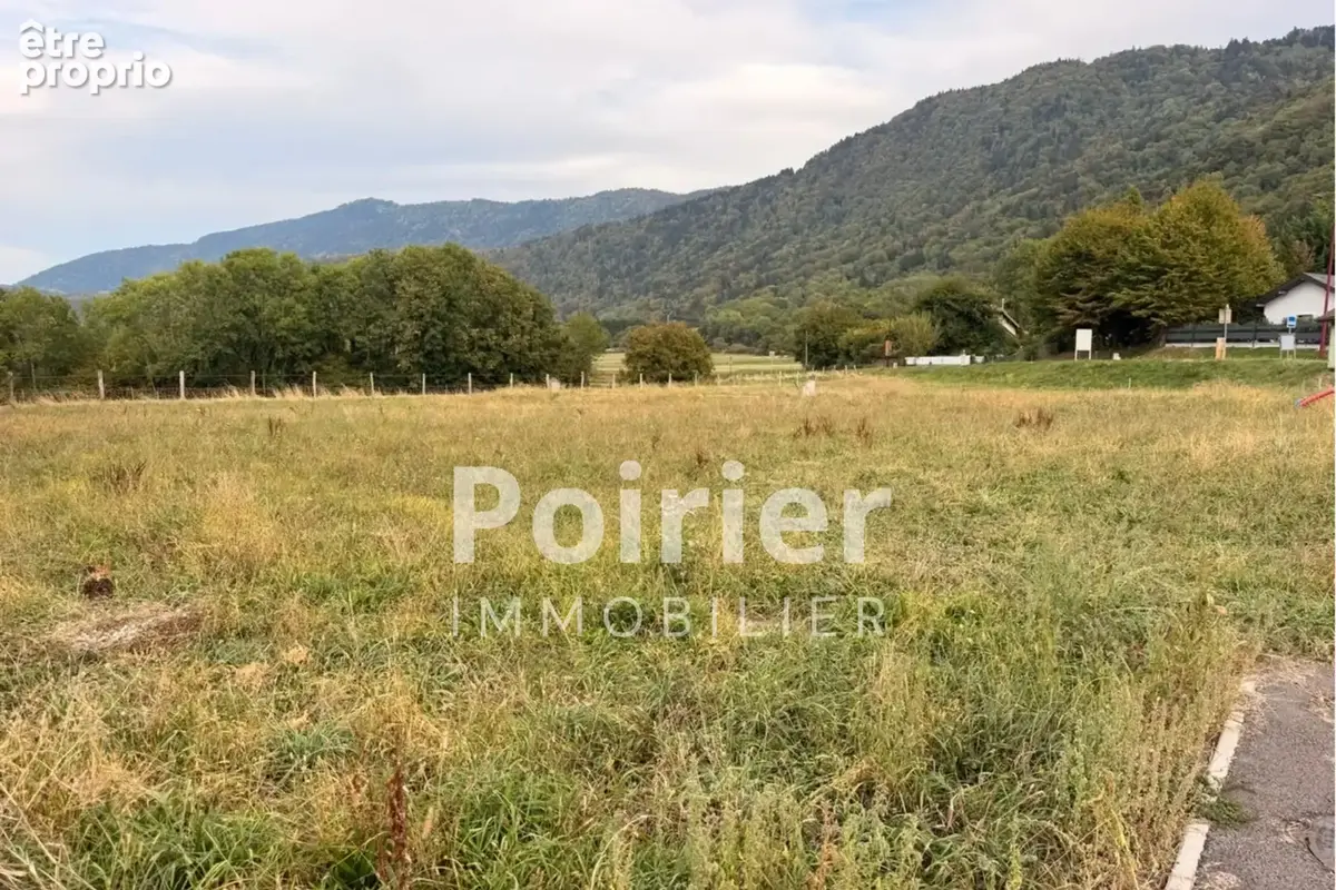 Photo Terrain à Draillant au prix de 193 680€