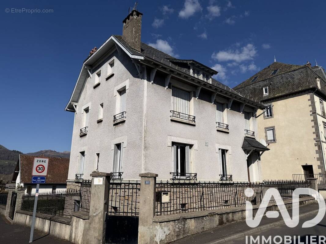 Photo 1 - Maison à VIC-SUR-CERE