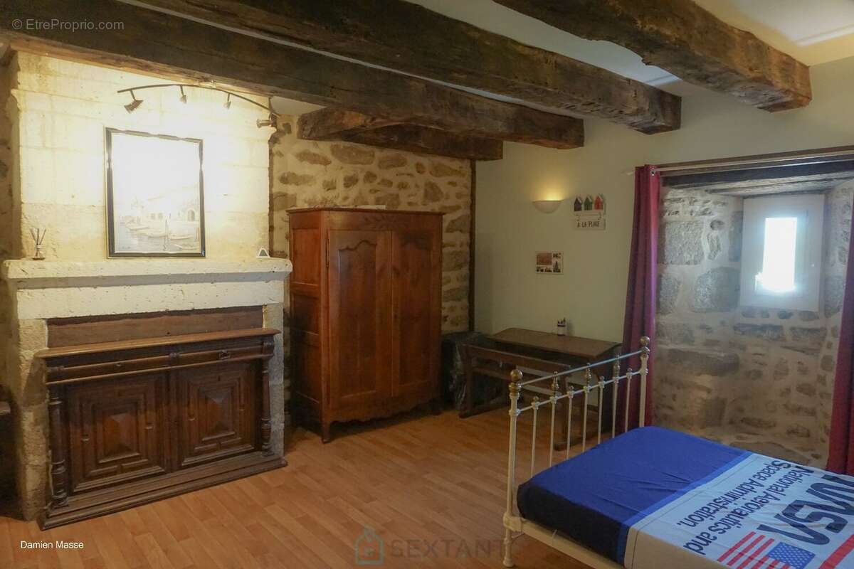 Maison à SAINT-SAUD-LACOUSSIERE