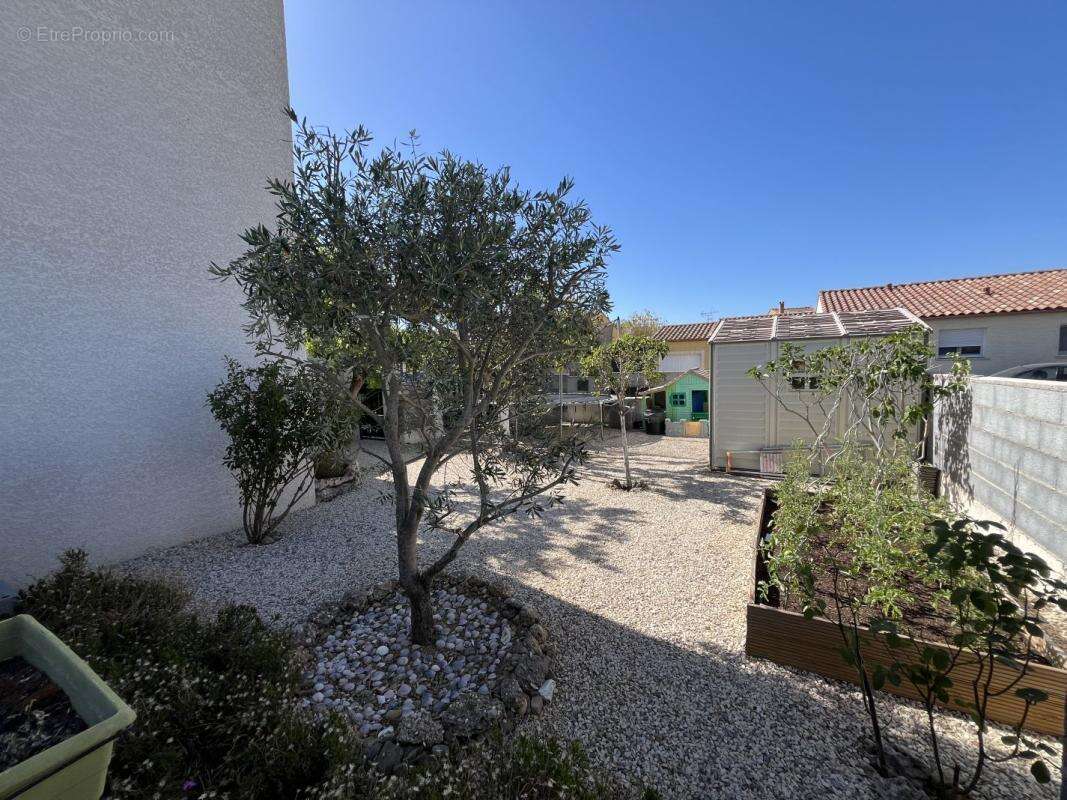 Maison 111 m² à Salleles-D'aude  - photo 3