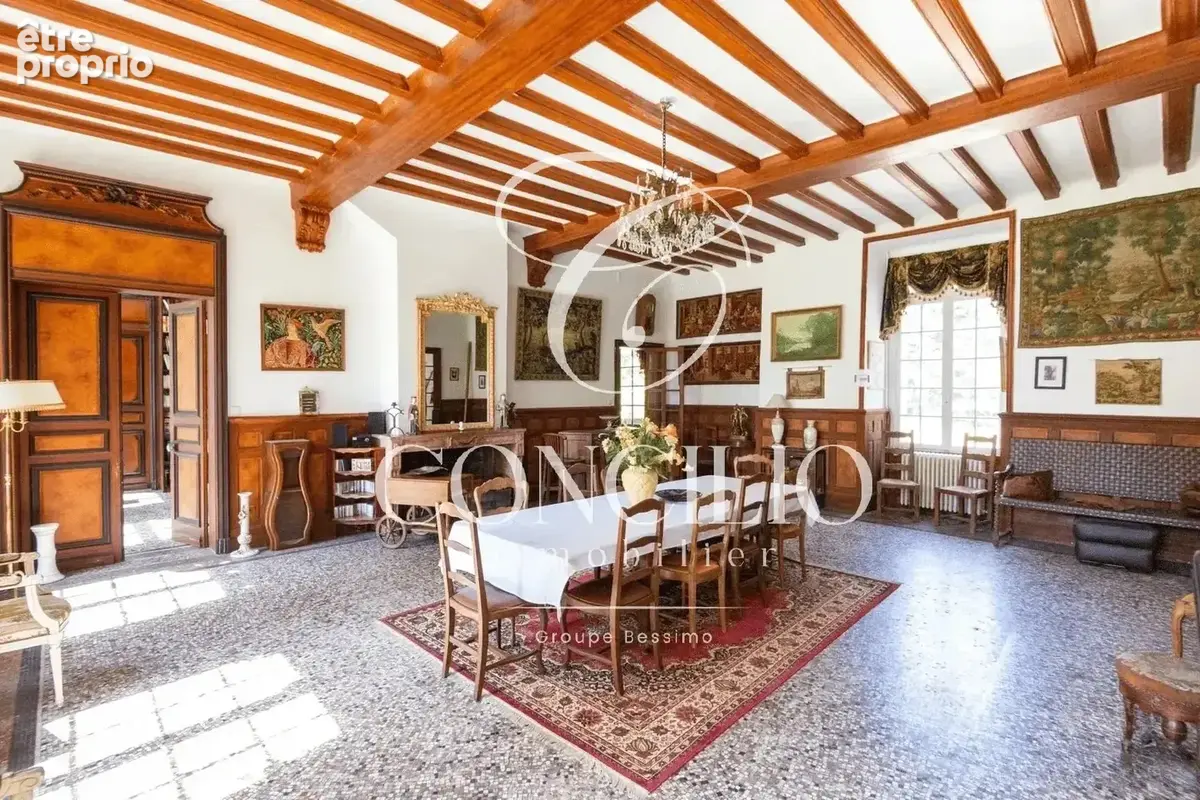 Château de caractère – 1 200 m² – domaine de 4,5 hectares – à 120 km de paris - photo 18