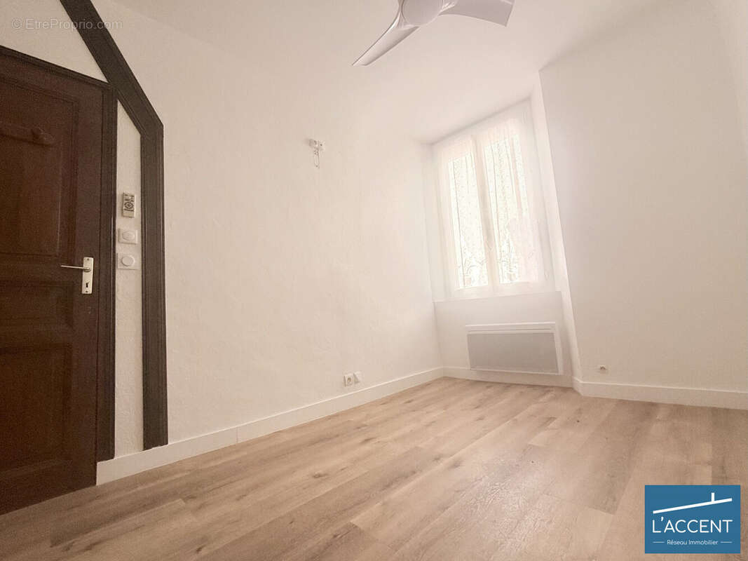 CHAMBRE 2 - Maison à SAINT-BAUZILLE-DE-PUTOIS