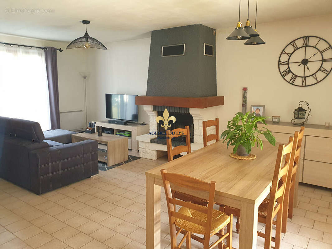 Maison à SAINT-LEU-D&#039;ESSERENT