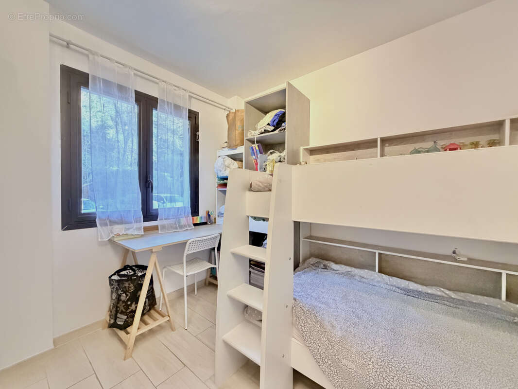 Appartement 3 pièces, au calme et vue verdure, quartier Terrefial, proche de Cannes centre - photo 9