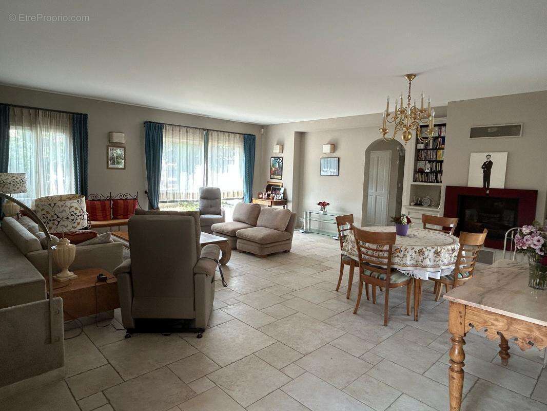 Maison à VAISON-LA-ROMAINE