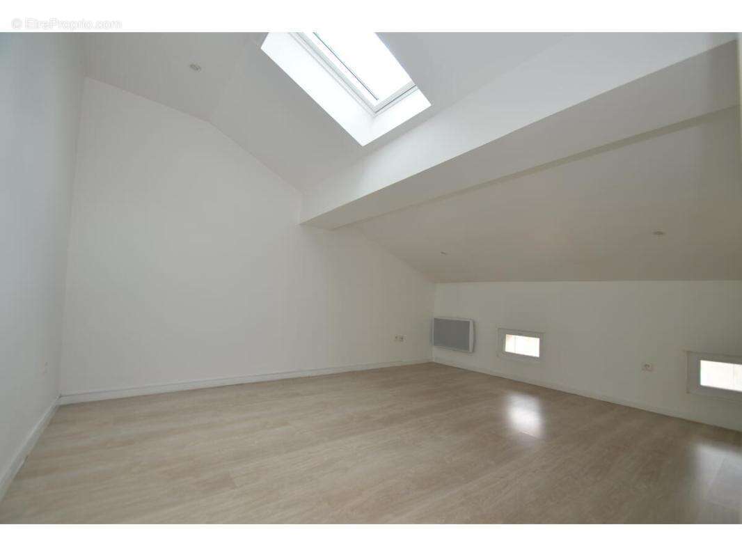 Appartement à COUTRAS