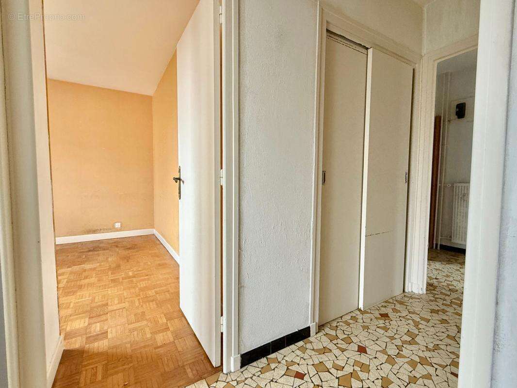 Appartement à CHENOVE