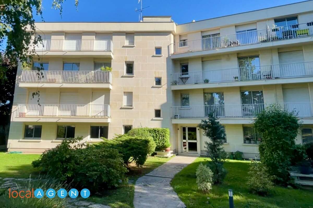 Appartement à LE PLESSIS-ROBINSON