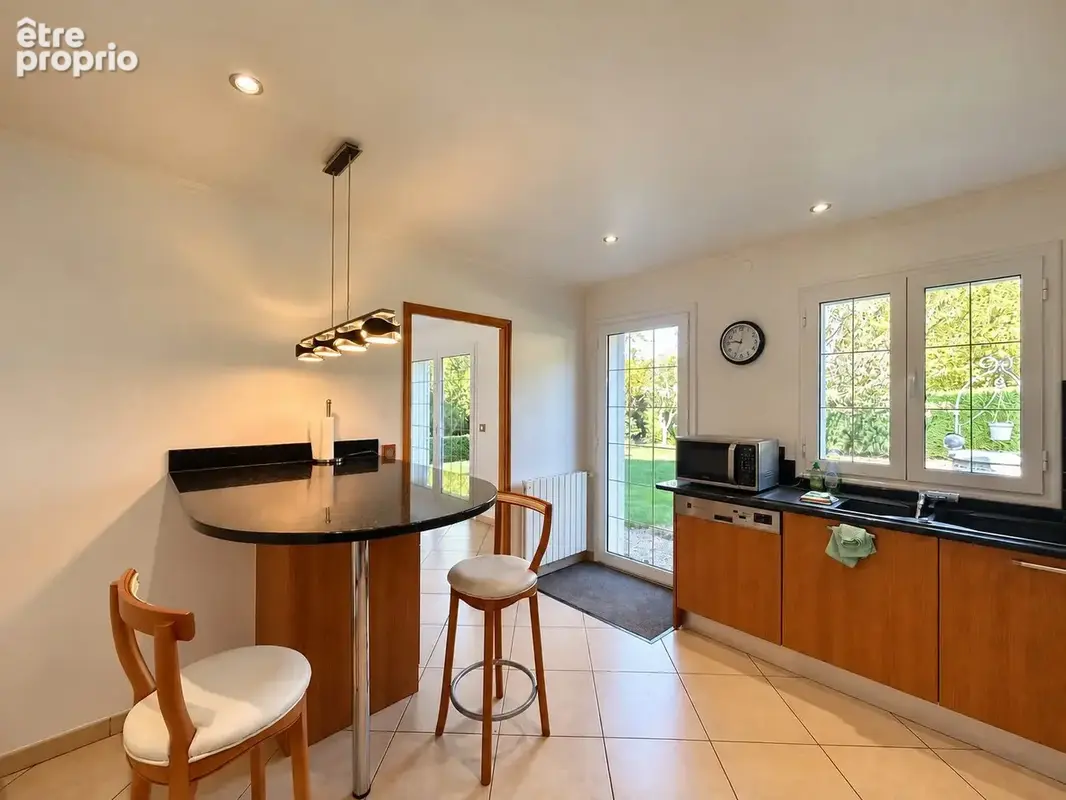 Maison 7 pièces 198 m² à vendre à Thoiry (78770) - photo 8