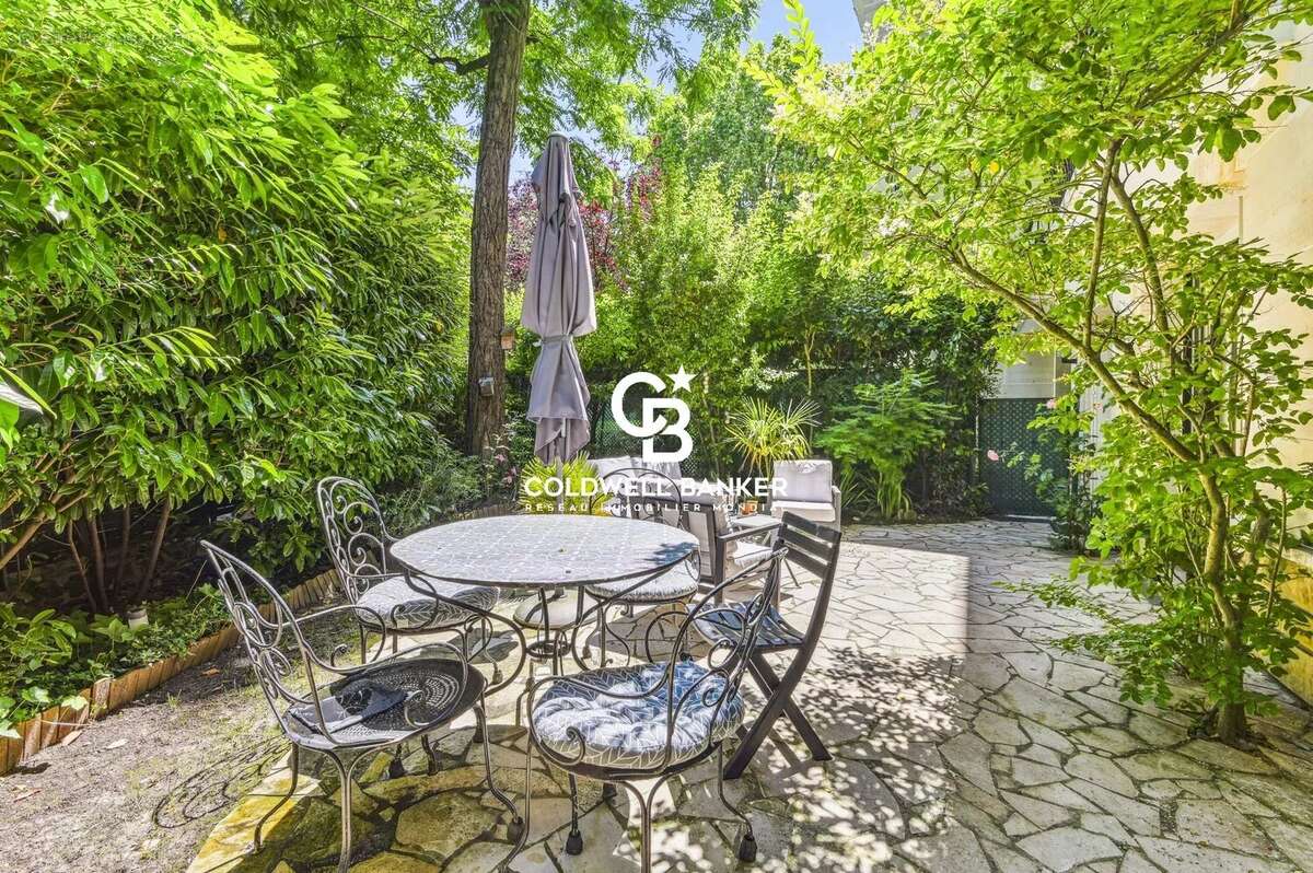 Appartement à NEUILLY-SUR-SEINE