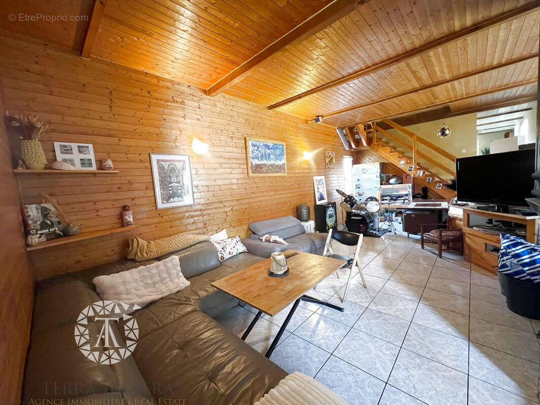 Maison à LAROQUE-DES-ALBERES