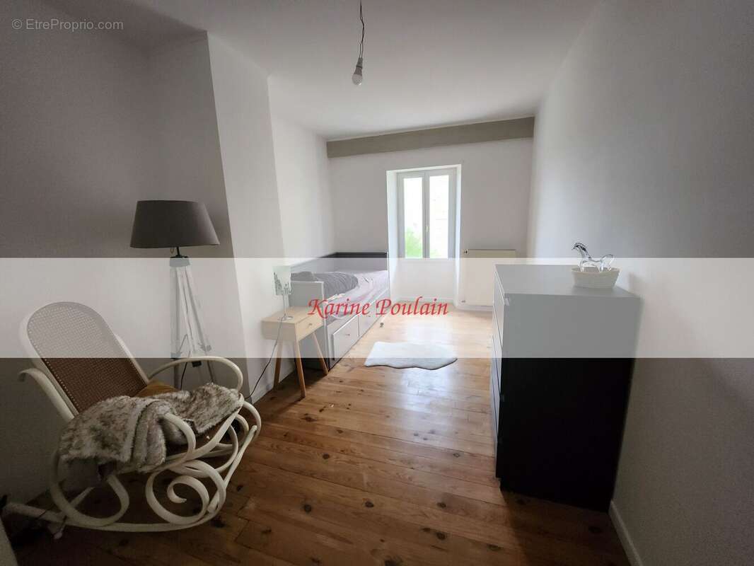 Maison à AMBARES-ET-LAGRAVE