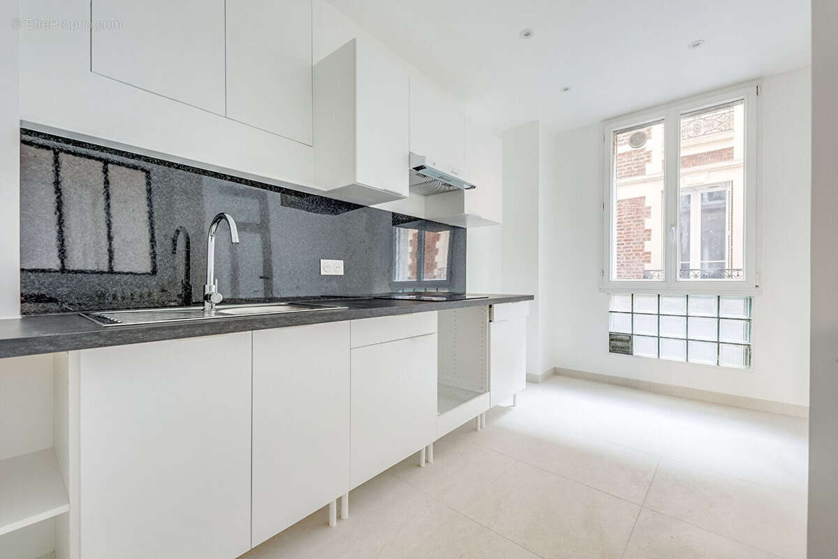 Appartement à PARIS-14E